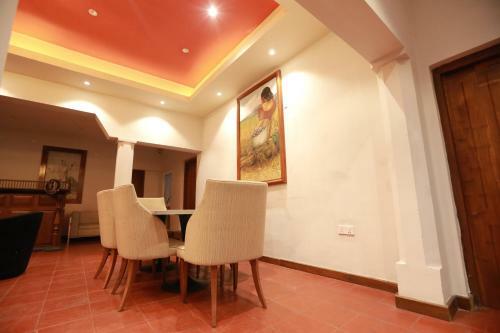 Hotel Earl's Red Kurunegala