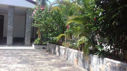 Hotel Earl's Red Kurunegala