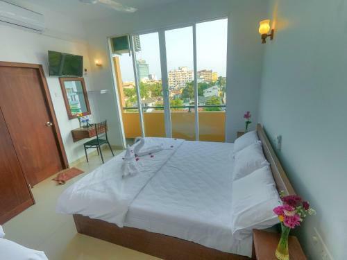 Hotel The Den 23