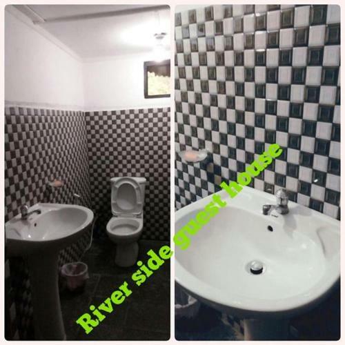 Hostal River Side Guest House And Travels