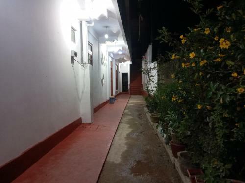Hostal Royal Reach Resort & Holiday Bungalow