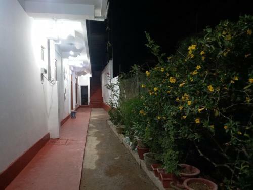 Hostal Royal Reach Resort & Holiday Bungalow