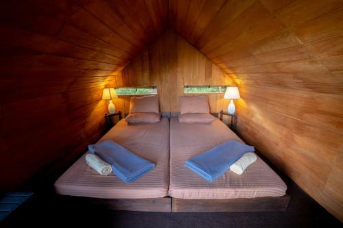 Bed & Breakfast Venture Camps