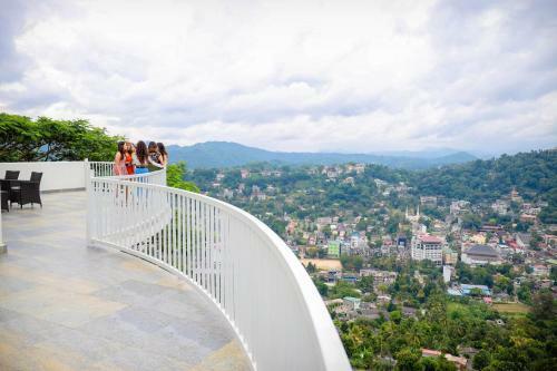 Hotel The Summit