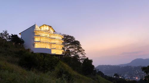 Hotel The Summit