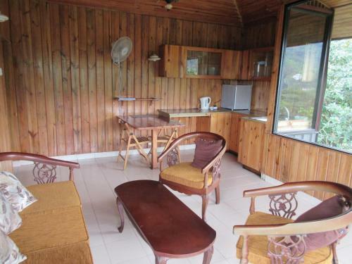 Hostal Drop Inn Holiday Bungalow