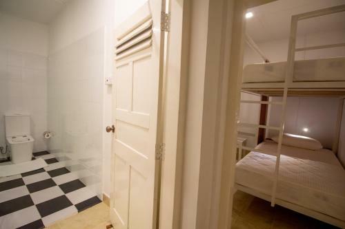 Albergue Stay Lost & Found - Kandy