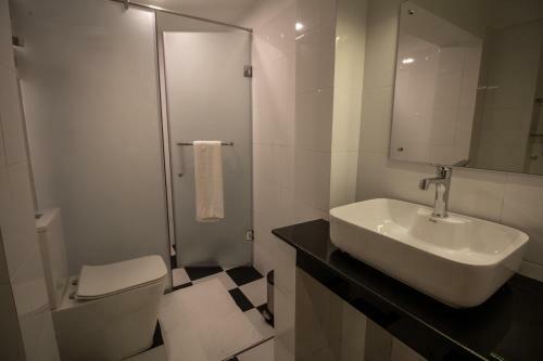 Albergue Stay Lost & Found - Kandy
