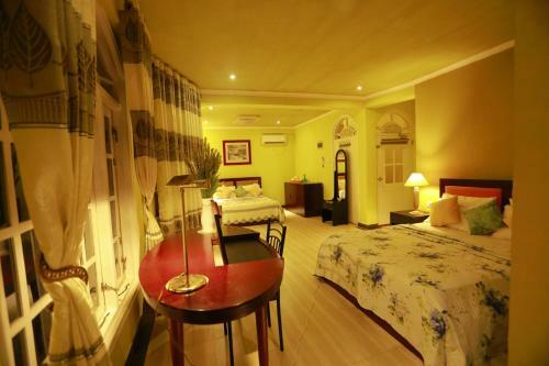 Lodge Mansion In Kandy Valley's