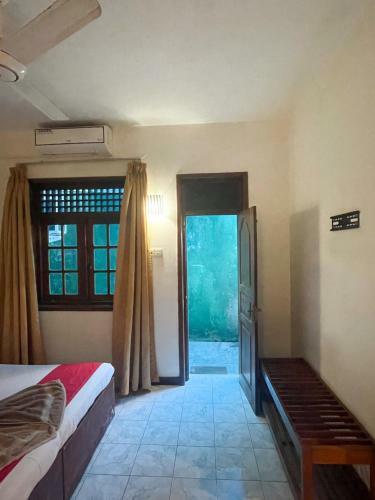 Kandyan Crown Hotel