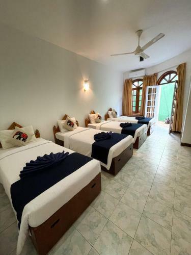 Kandyan Crown Hotel