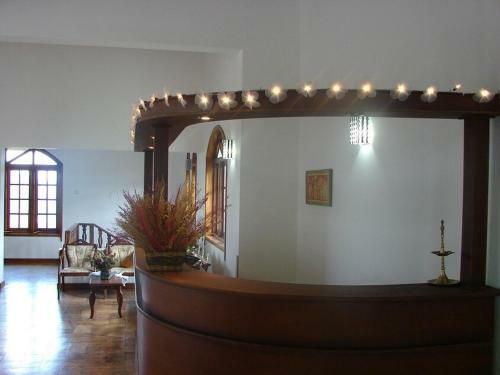Kandyan Crown Hotel