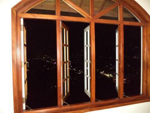 Kandyan Crown Hotel