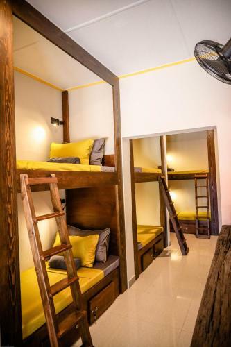 Albergue Banana Bunks