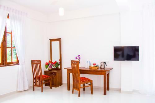Hotel White Camelot