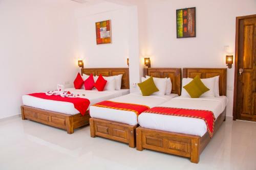 Hotel White Camelot