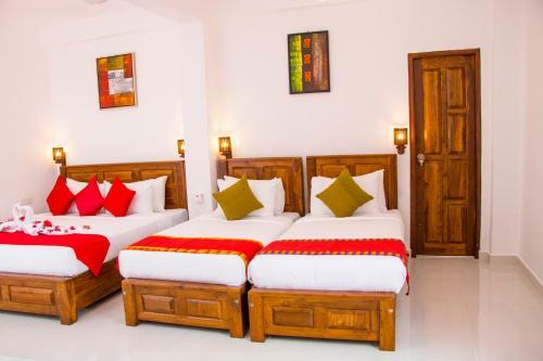 Hotel White Camelot