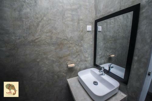 Hasthi Home Stay