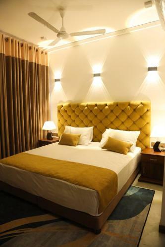 Hotel Crown & Crown Kandy