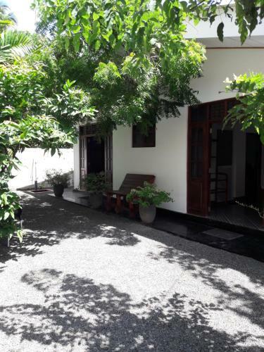 Hostal Madiha Ocean Waves
