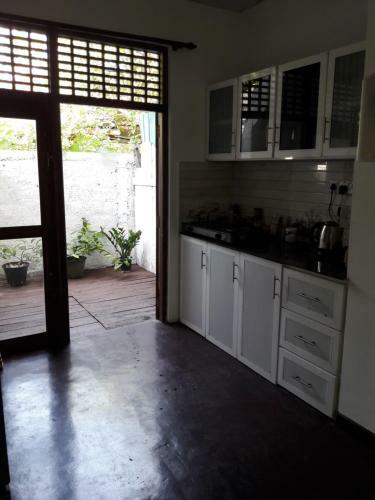Hostal Madiha Ocean Waves