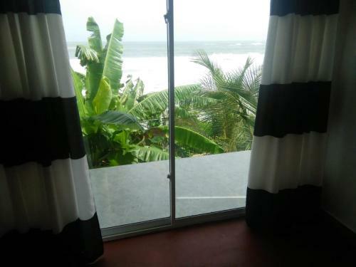 Hostal Himana Beach Resort