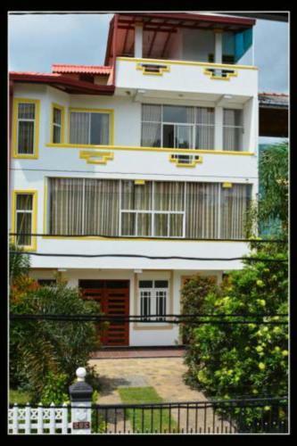 Kumarathunga Mawatha Holiday Home