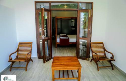 Hostal Kings Marine Sk Town