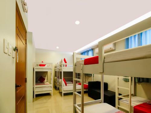 Hotel Vaccinated Staff - Oyo 849 Carcar Eco Farm Resorts