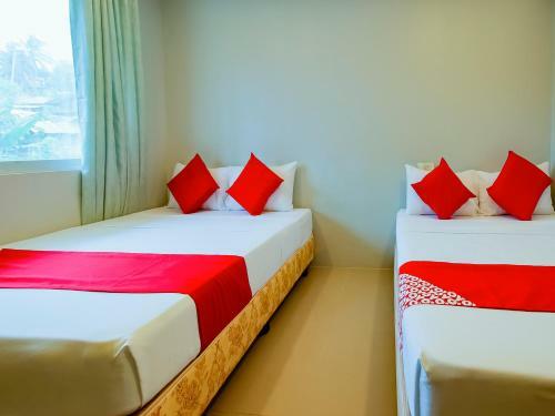 Hotel Vaccinated Staff - Oyo 849 Carcar Eco Farm Resorts