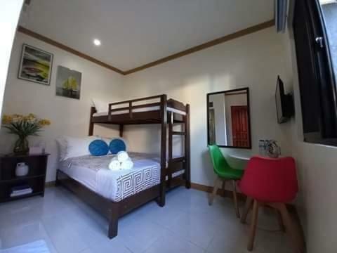 Hostal Blue Moon Inn And Pool Resort