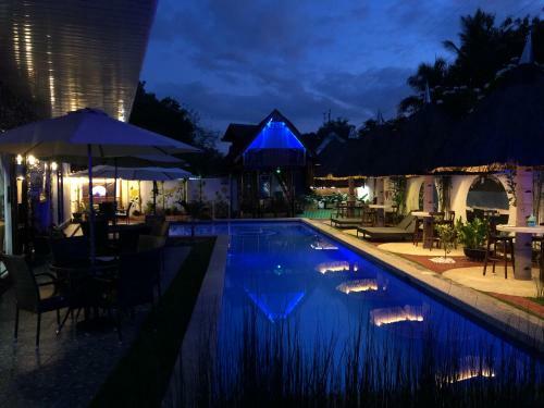 Hostal Blue Moon Inn And Pool Resort