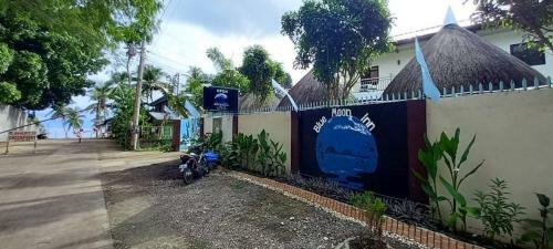 Hostal Blue Moon Inn And Pool Resort