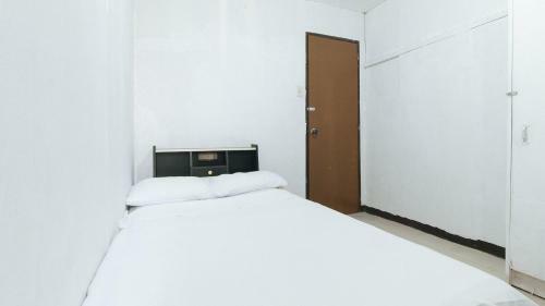 Hotel Cristian Jay Dormitory