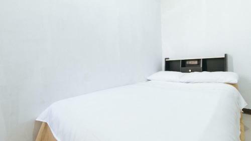 Hotel Cristian Jay Dormitory