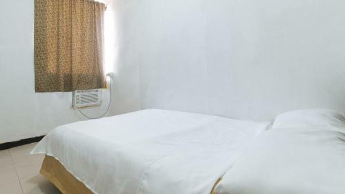 Hotel Cristian Jay Dormitory