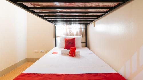 Hotel Reddoorz @ G Travel Lodge