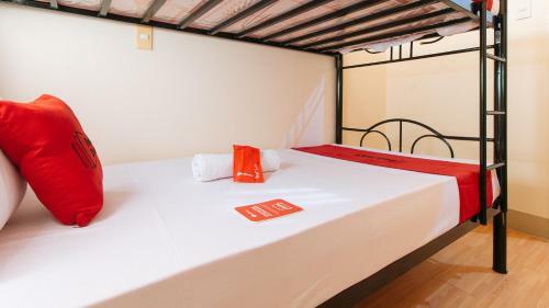 Hotel Reddoorz @ G Travel Lodge