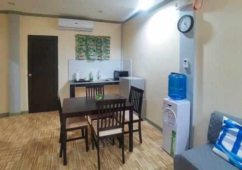 Hotel Aj Residences Apartelle Camotes
