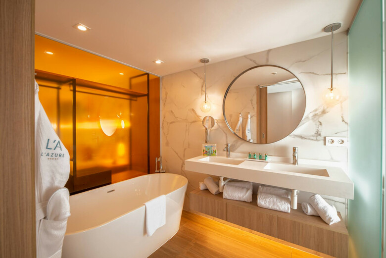 Hotel Azure