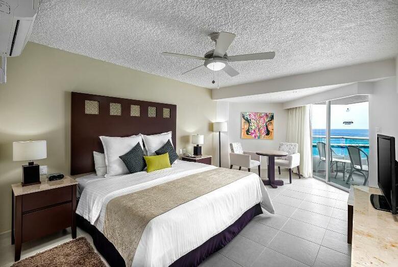 Hotel El Cid La Ceiba Beach