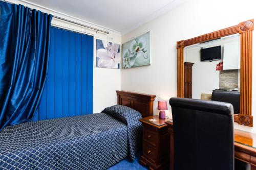 Hostal Luton Hotel Residence