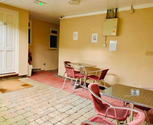 Hostal Luton Hotel Residence