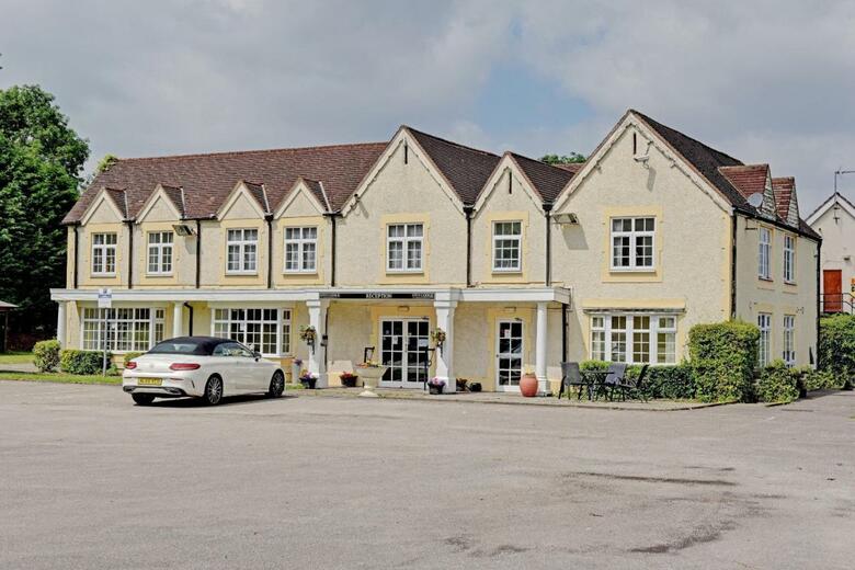 Gables Hotel & Restaurant