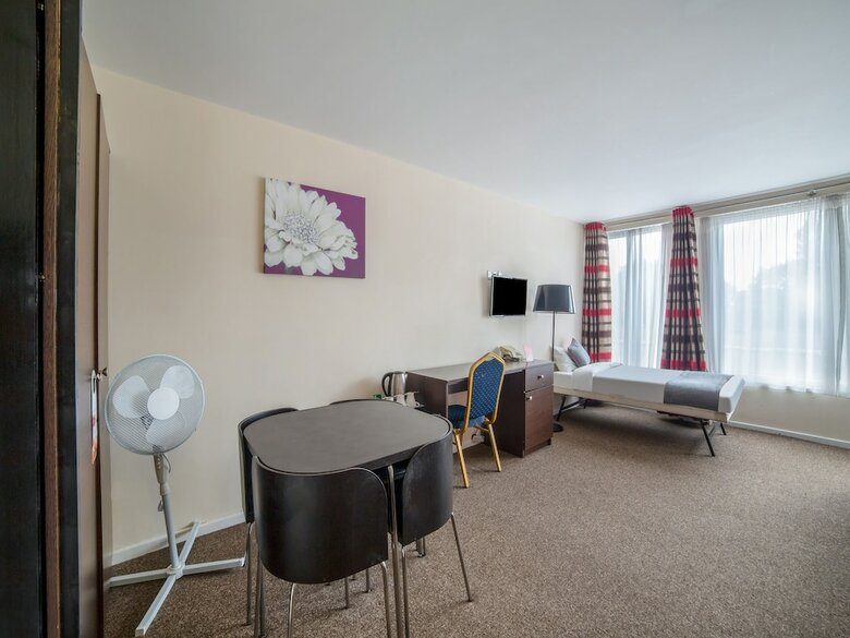 Chiltern Hotel, Luton Airport