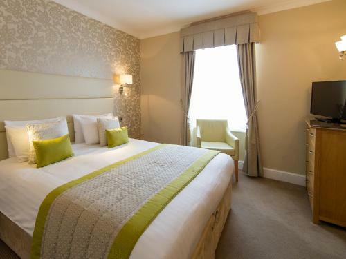 The Royal & Fortescue Hotel