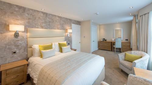 The Royal & Fortescue Hotel