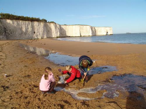 Apartamentos Beachfront With A Parking Space - Direct Accessibility To Kingsgate Bay