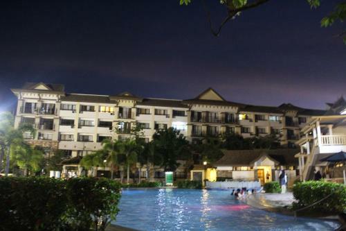 Aparthotel One Oasis By Alec, 3mins Walk Sm Mall,free Pool+wifi