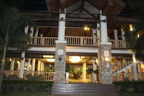 Aparthotel One Oasis By Alec, 3mins Walk Sm Mall,free Pool+wifi